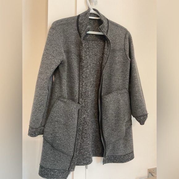 Banana Republic PETITES Long Jacket  with dual zipper and front pockets. - Picture 6 of 10